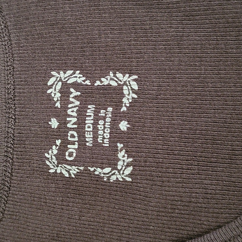 Ladies tank tops different colors sizes and color are in pictures